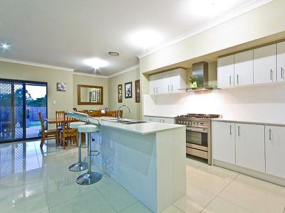 62 Taylor Pl, Mackenzie