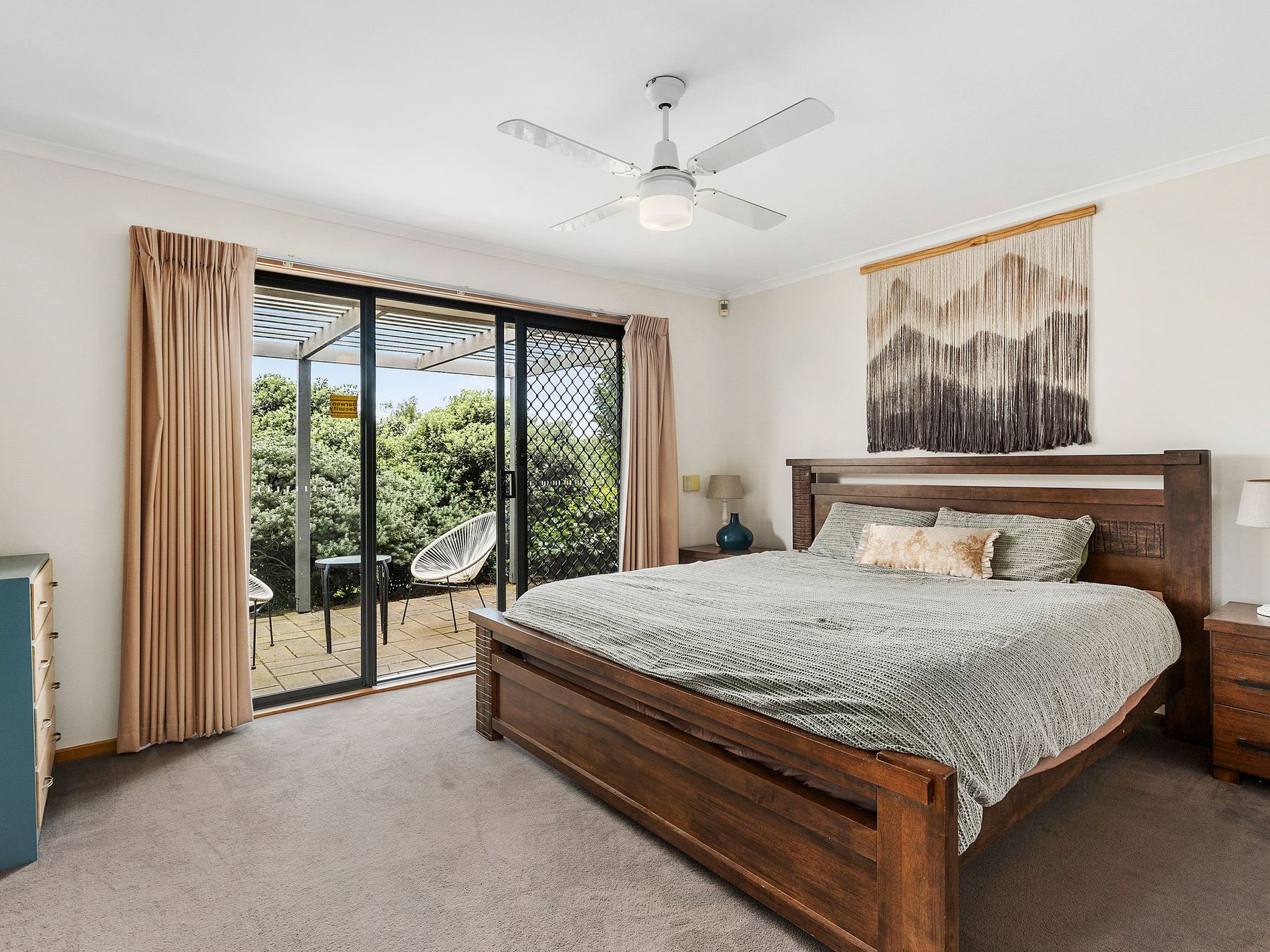 7 Reta Close, Leopold