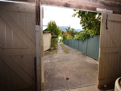 14 Mountain Avenue , Mount Beauty