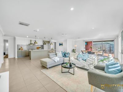 24 Dutch Avenue, Manor Lakes