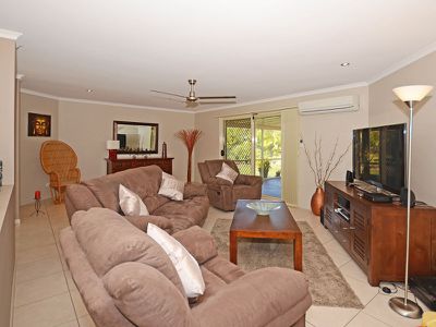 11 SOUTHFORK CCT, Burrum Heads