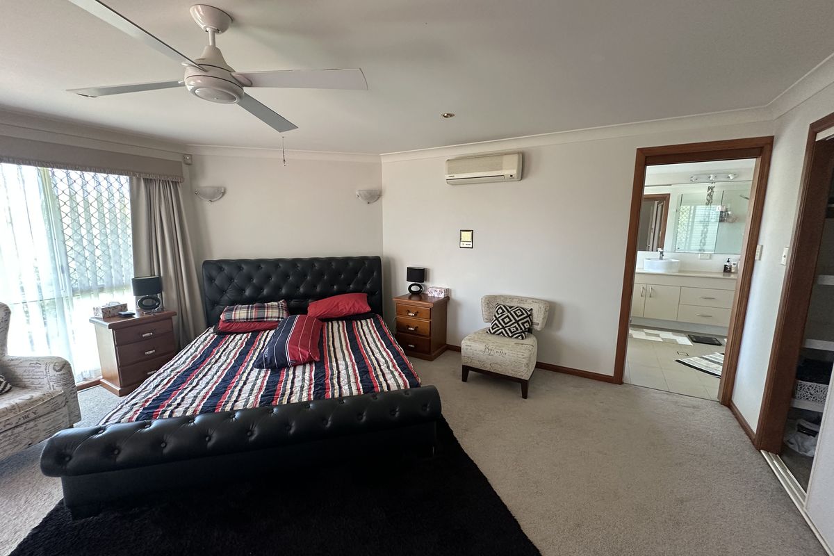 24 Aquarius Place, Bridgeman Downs