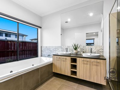 34 Bales Road, Cranbourne East