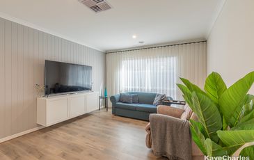 5 Leeson Street, Officer South