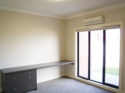 16 Stawell Road, Horsham