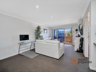 3 / 16 David Miller Crescent, Casey