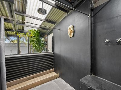 19 Dry Creek Road, Donovans
