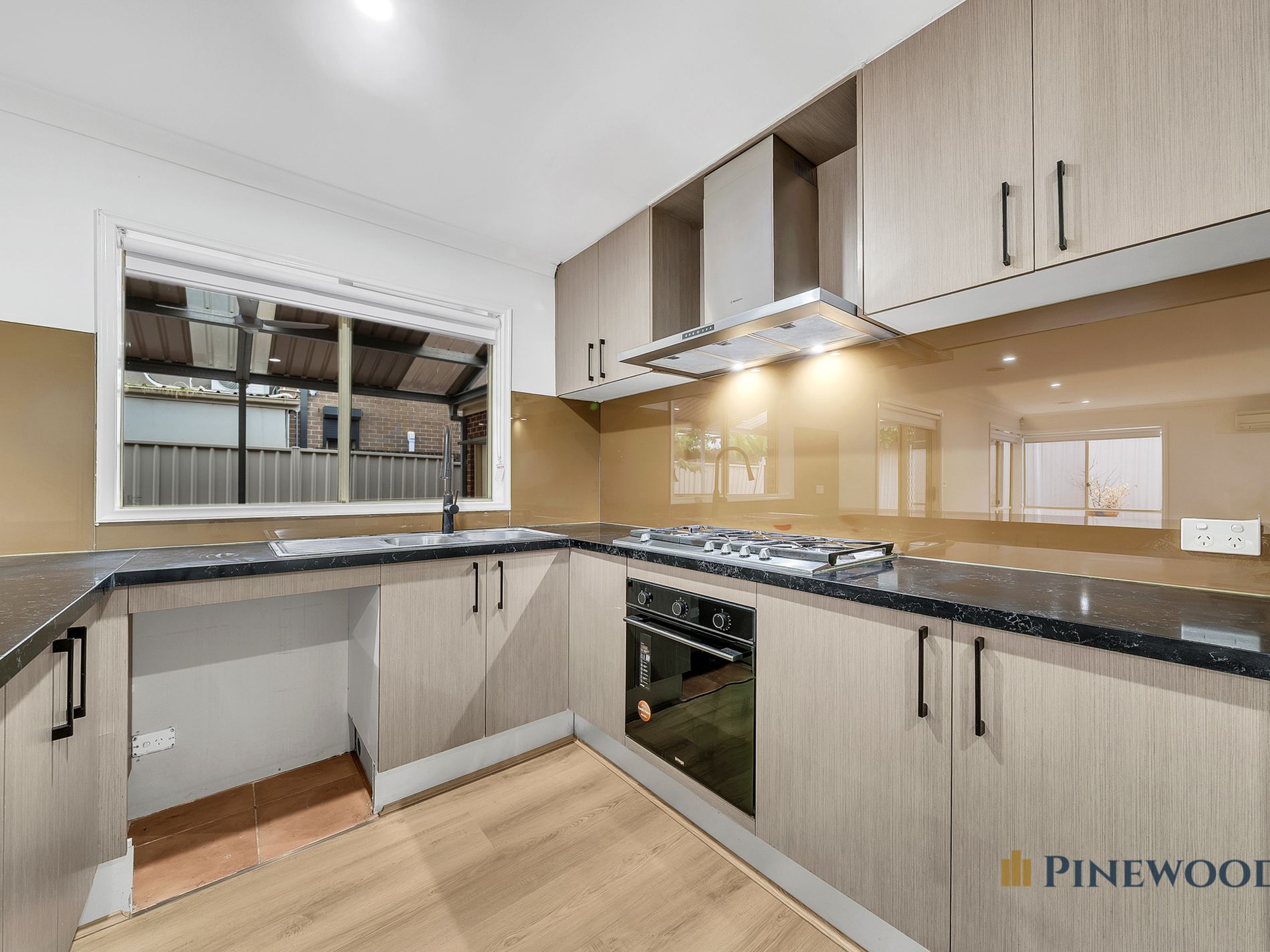 15 Weigall Close, Caroline Springs