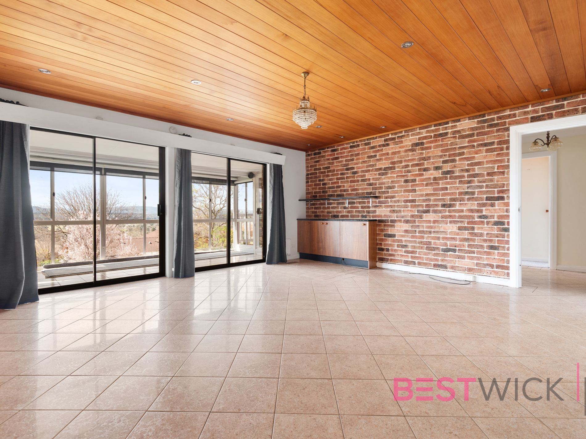 15 Beavis Place, Llanarth
