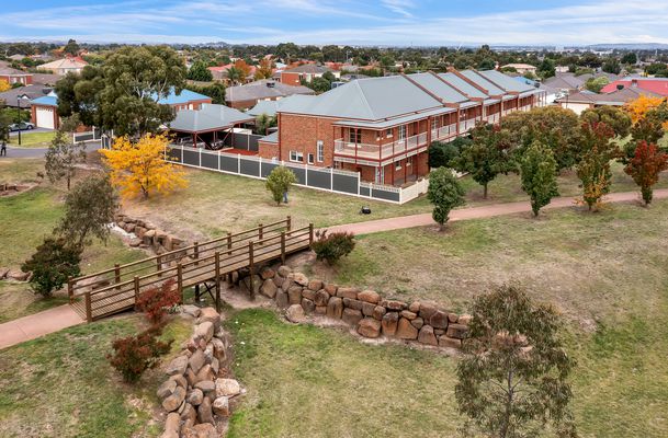 13 Meadowbank Lane, Craigieburn