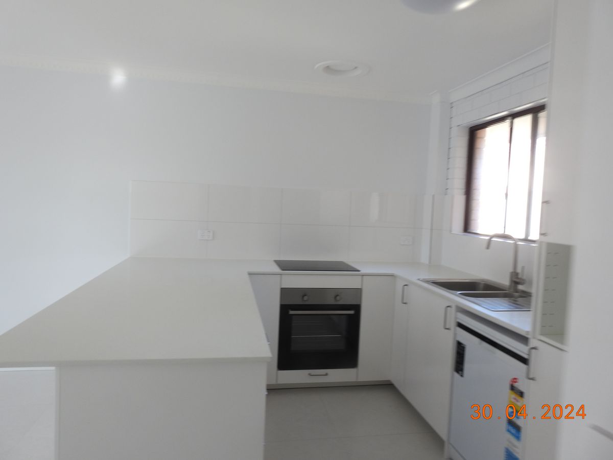 5 / 8 Angie Court, Mermaid Waters