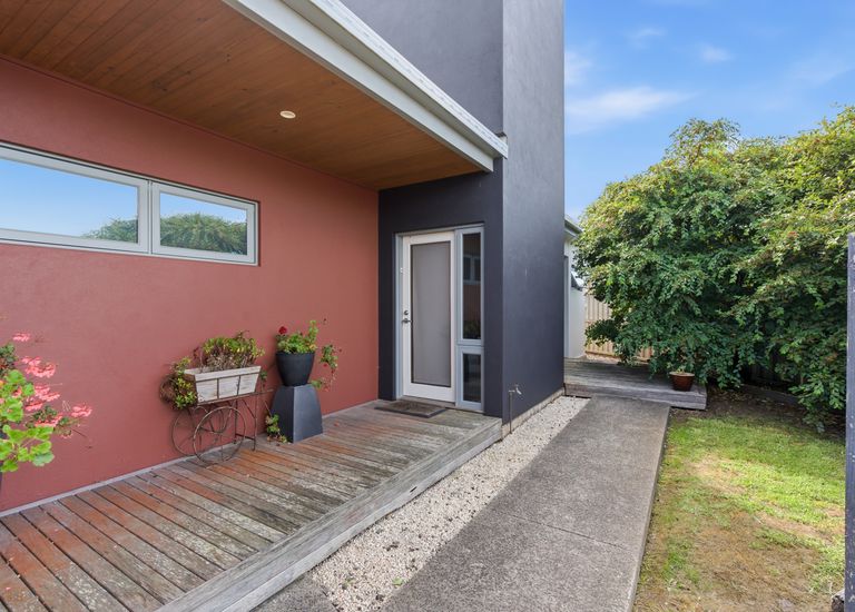 8 Aquarius Court, Portland North