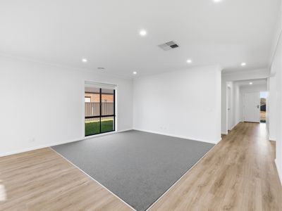 24 Sandalwood Street, Wangaratta