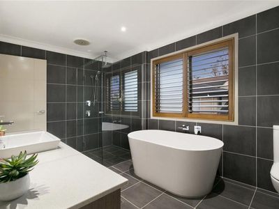 29 The Crescent, Underwood
