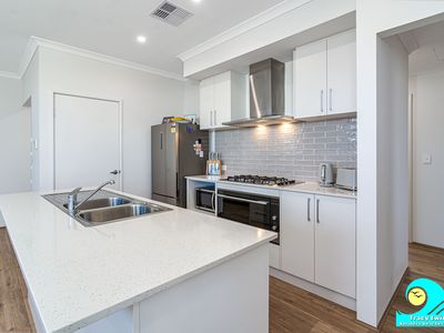 2 Paluma Grove, Yanchep