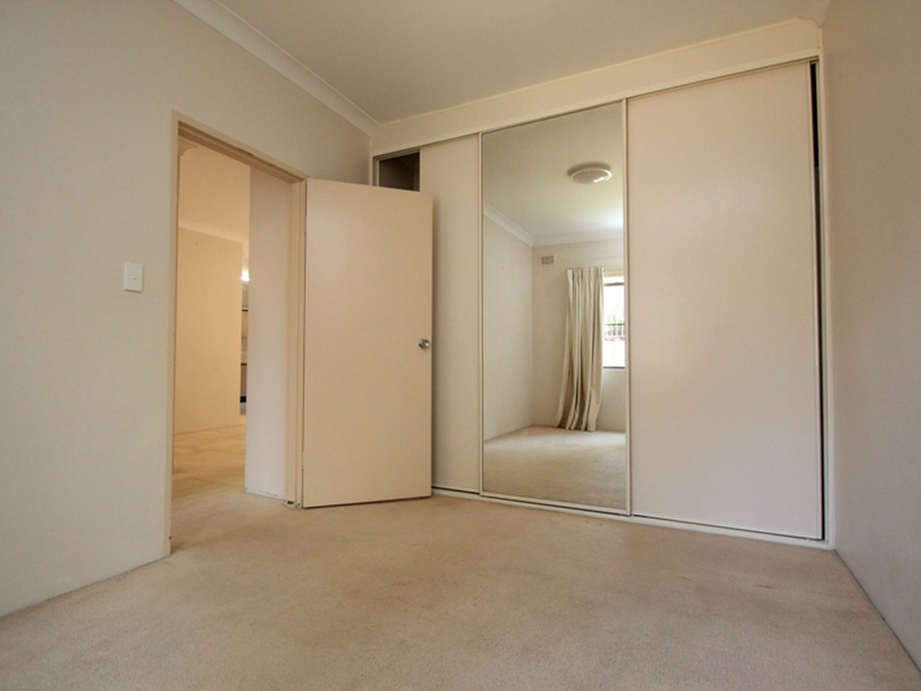 7 / 4 Alma Street, Hurstville