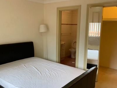 18 / 2-6 Gloucester Avenue, Burwood