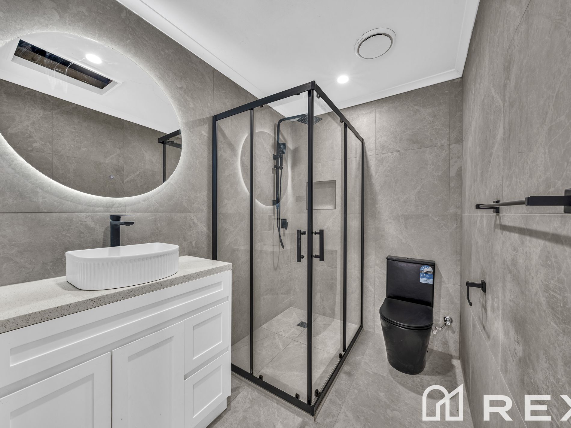 2 / 16-18 Heywood Crescent, Cranbourne North