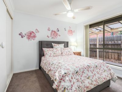 10 Skylark Court, Lara