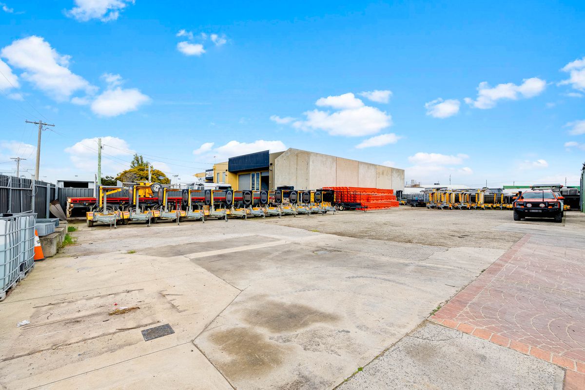 10A & 10B Everaise Court, Laverton North