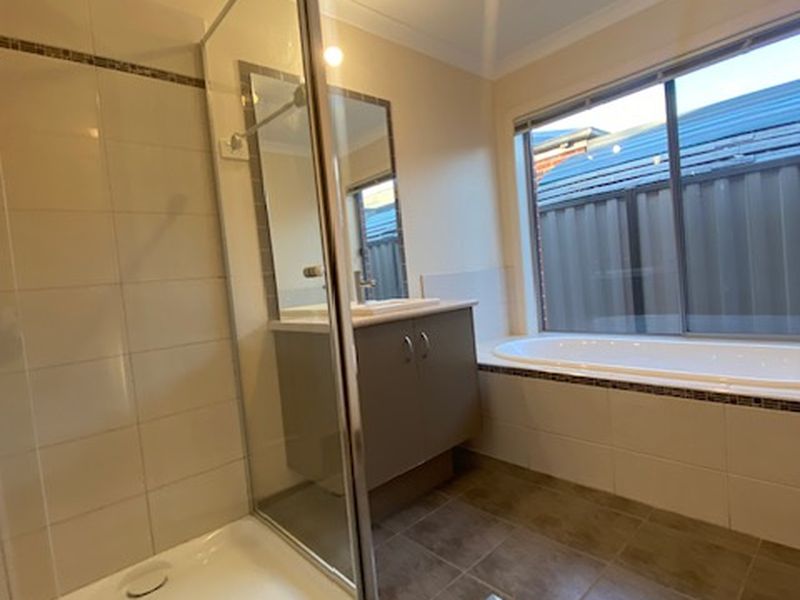 112 Tenterfield Drive, Burnside Heights