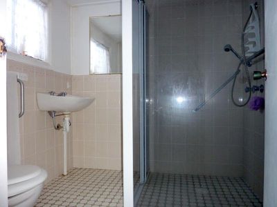 51 Stoney Creek Rd, Beverly Hills