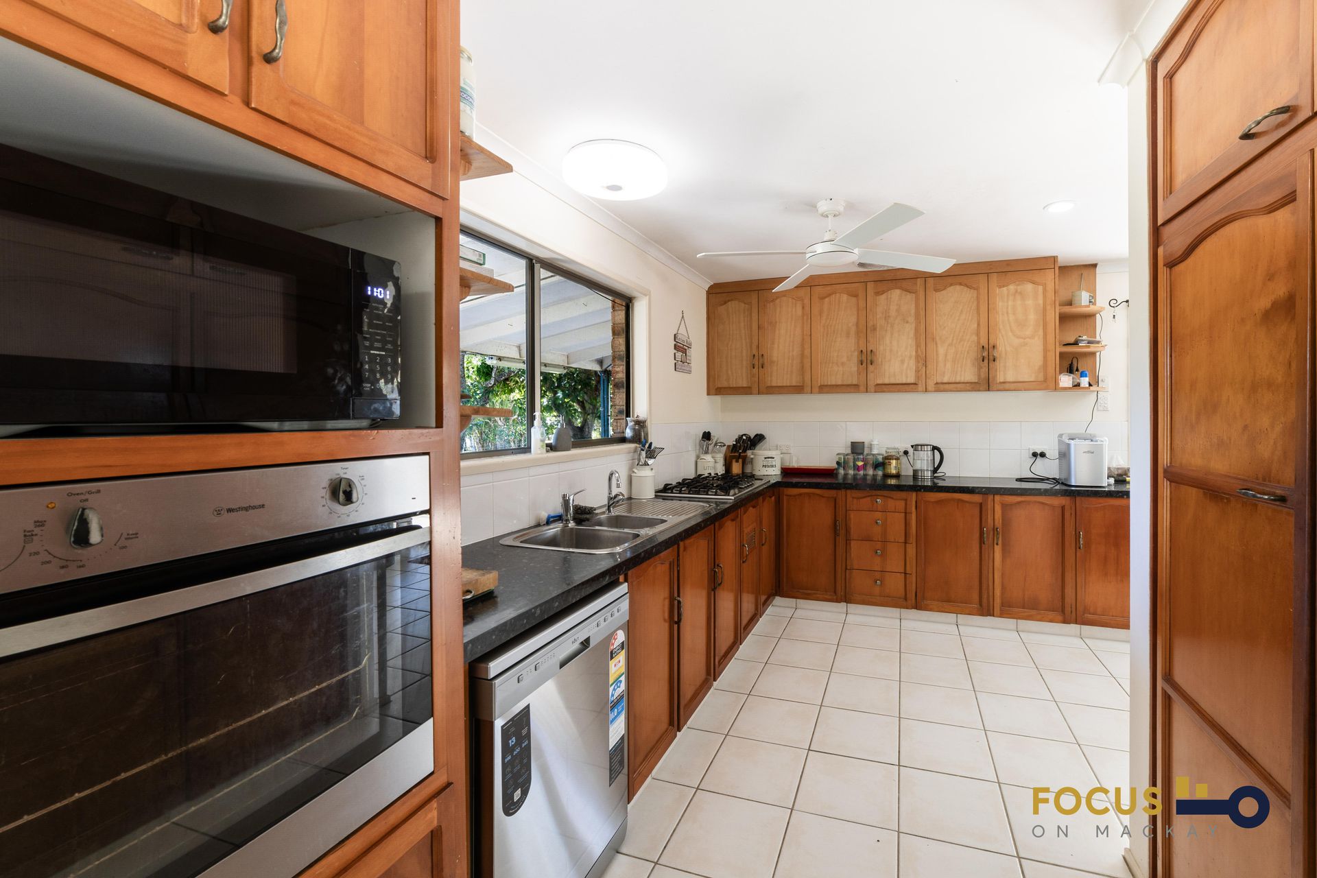 631 Cape Hillsborough Road, Cape Hillsborough