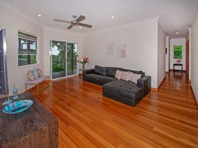 2 Sudbury Close, Clifton Beach