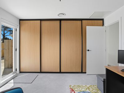 2 / 168 Agnes Street, George Town