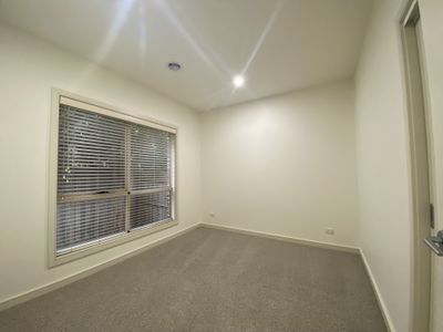 2 / 29 Simpson Drive, Mount Waverley