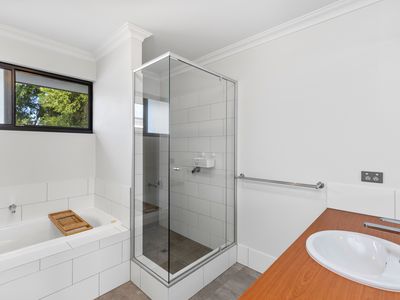 2C Troytown Way, Melville
