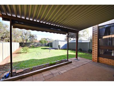 4 / 10 Sturt Circle, Dubbo