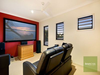 1 Warbler Crescent, Douglas