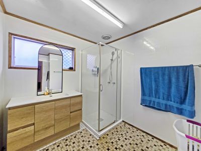 6 Eighth Avenue, Atherton