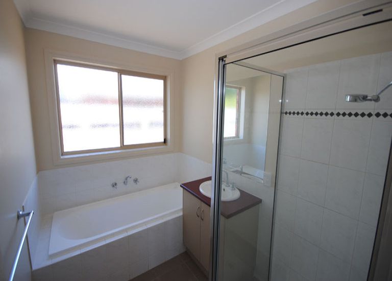 2 / 28 Oswald Street, Portland