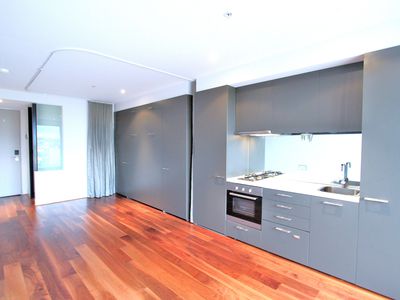 815 / 30 - 34 Bray Street, South Yarra