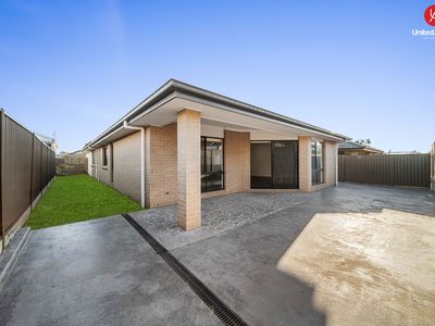11 Duncombe Avenue, Gledswood Hills