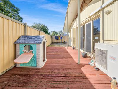 8 Stevington Street, Kelmscott