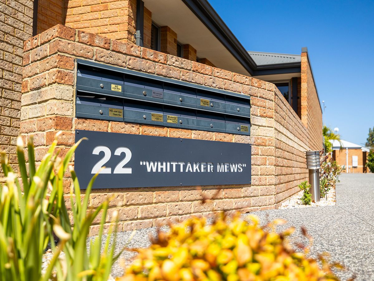 7 / 22 Whittaker Turn, Piara Waters