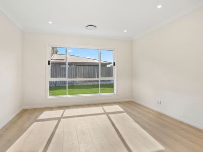 34 White Cedar Circuit, Huntley