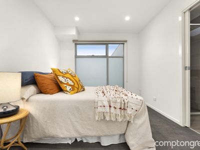 3 / 240 Hyde Street, Yarraville