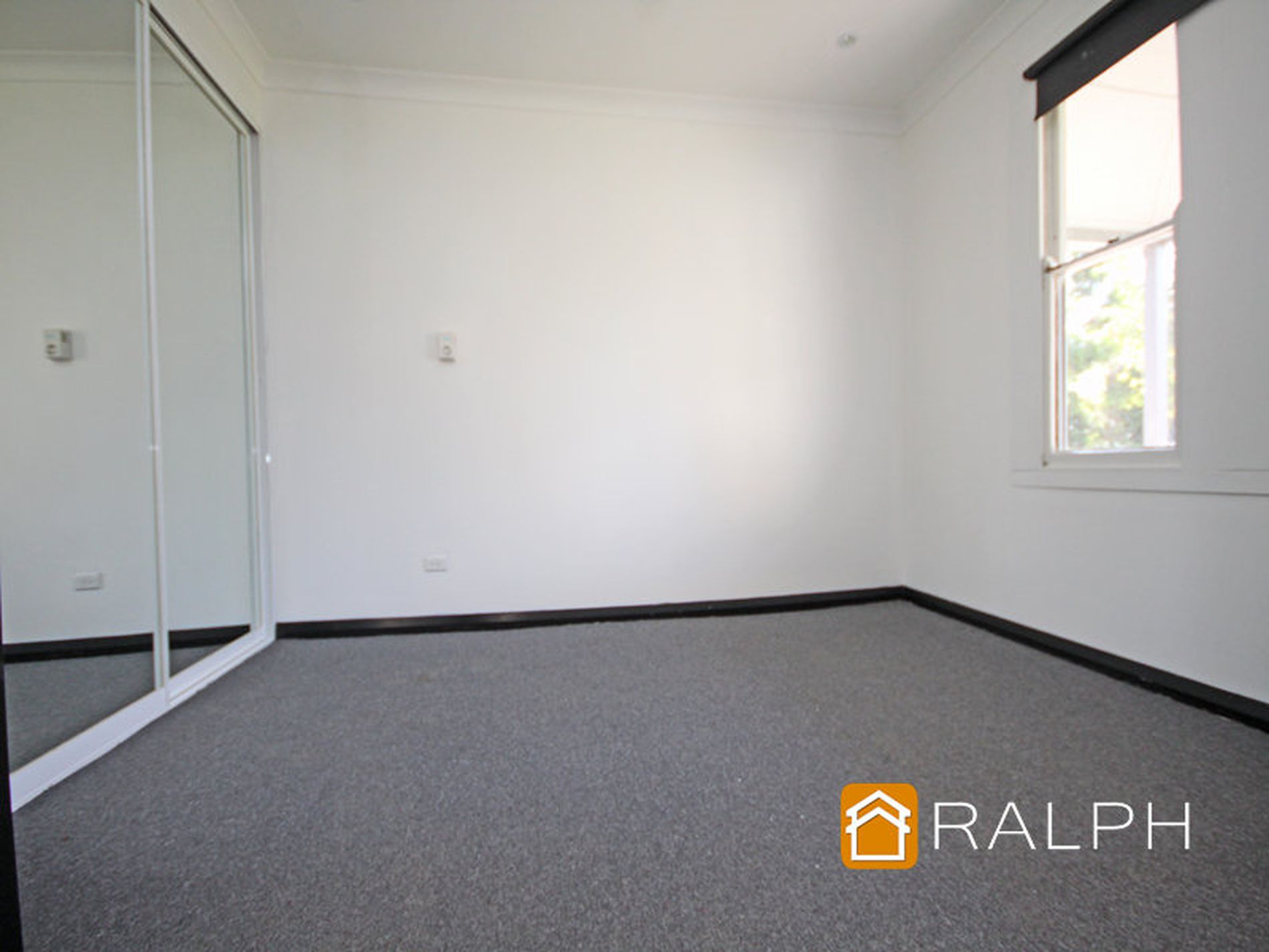 32 Canarys Road, Roselands