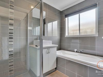 1 / 17 BIRDSWING TERRACE, Melton South