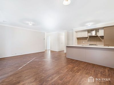 35 Sandy Road, Officer