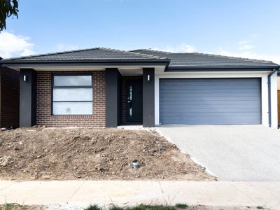 28 Muscatel Crescent, Manor Lakes