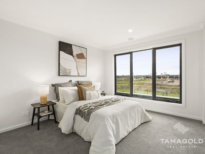 32 CRICKLEWOOD CIRCUIT, Narre Warren