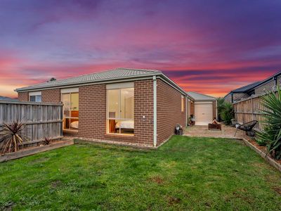 35 Barwon Street, Clyde North