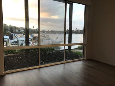 20 / 5 Thompson Road, Patterson Lakes
