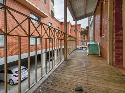 8 / 4 Pacific Street, Newcastle