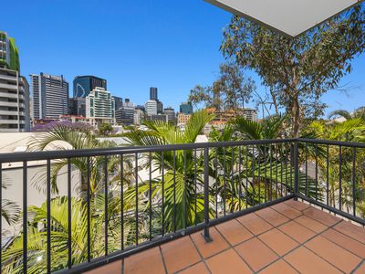 4 / 115 Berry Street, Spring Hill